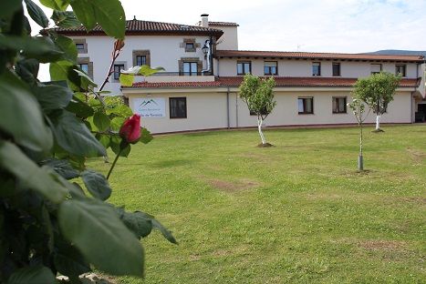 exterior de la residencia, jardines